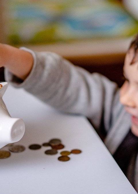 Digital Allowance: Educating Children on Managing Electronic Money