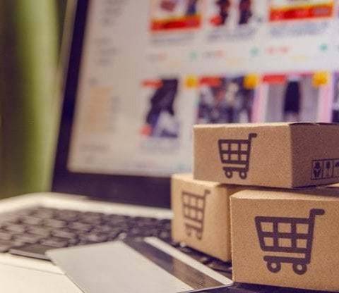 Tips and risks of online shopping